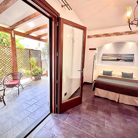 B&B L'Angolino Della Nonna Кастелуцо Екстериор снимка