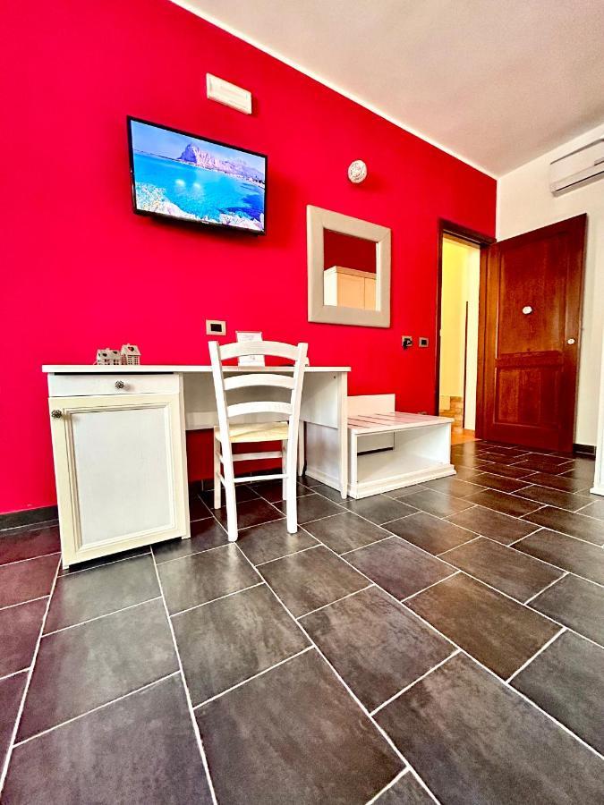 B&B L'Angolino Della Nonna Кастелуцо Екстериор снимка