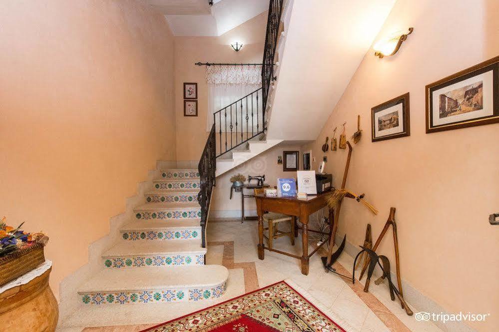 B&B L'Angolino Della Nonna Кастелуцо Екстериор снимка