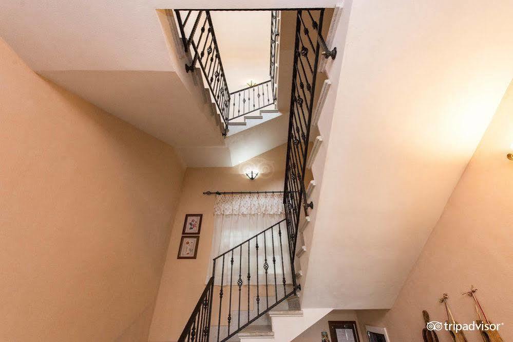 B&B L'Angolino Della Nonna Кастелуцо Екстериор снимка
